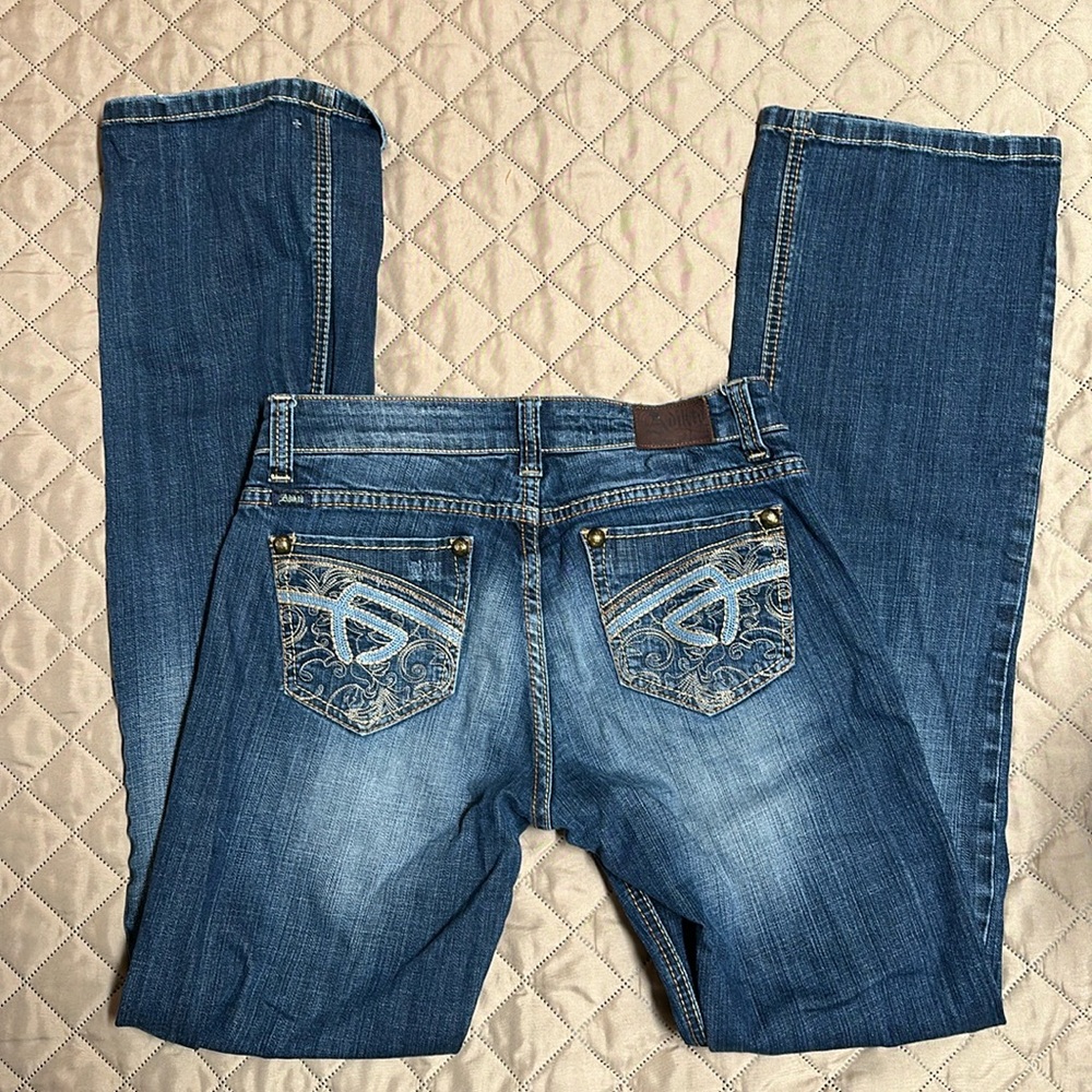 Adiktd 28*34. Good condition. See small hole by back cuff.